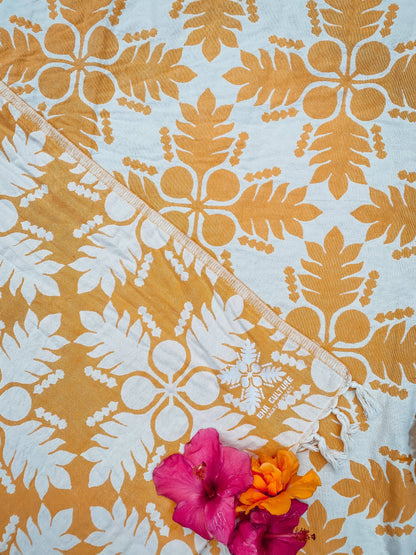 Abundant Golden ‘Ulu in Hawaiian Beach Blanket - EHA